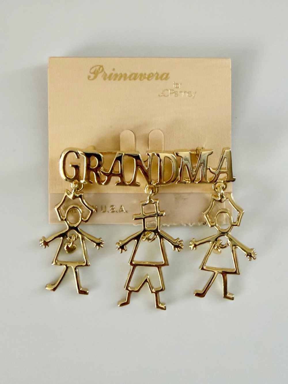 Vintage Primavera Grandma Gold Tone Dangle Brooch Pin